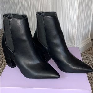 Black leather bootie